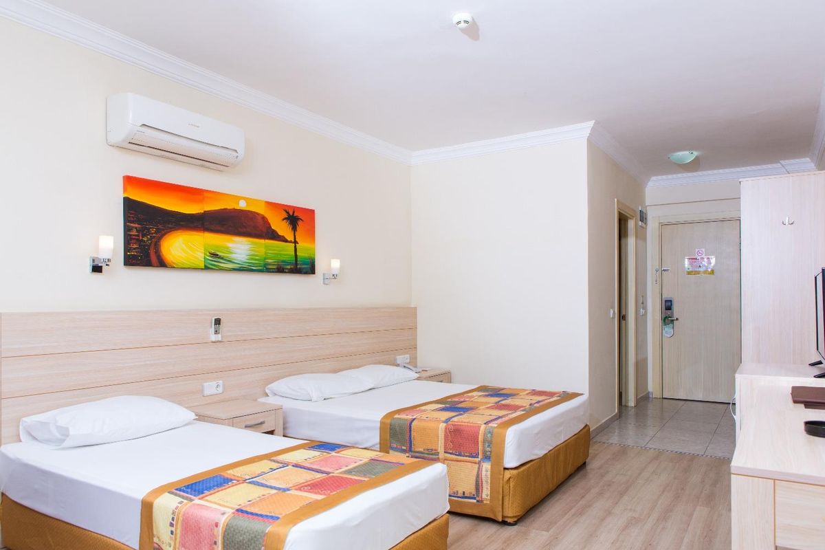 Gardenia Beach Hotel фото 4