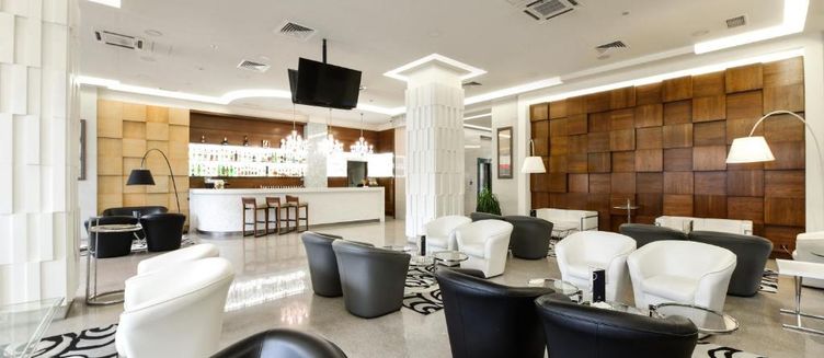 Фото отеля Opera Suite Hotel