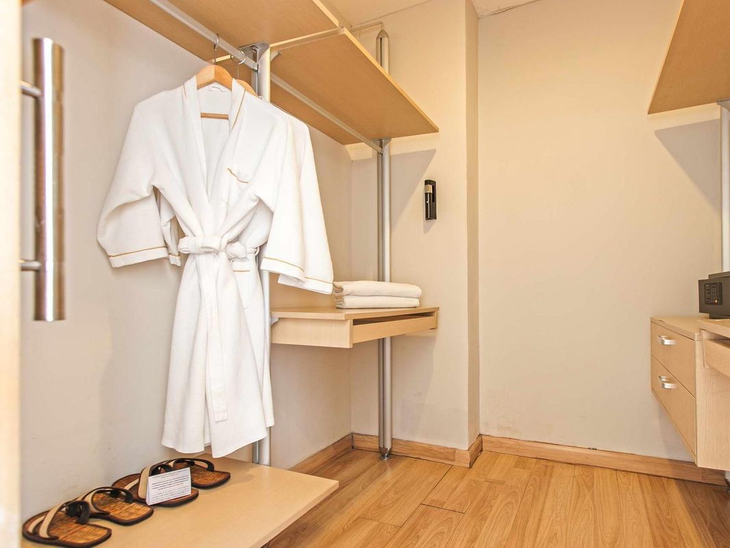 Altera Hotel and Residence фото 5