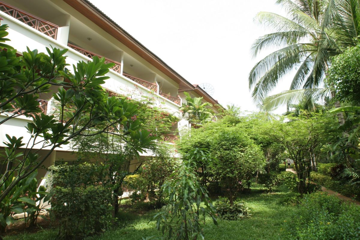 Chaweng Beachcomber Hotel фото 0