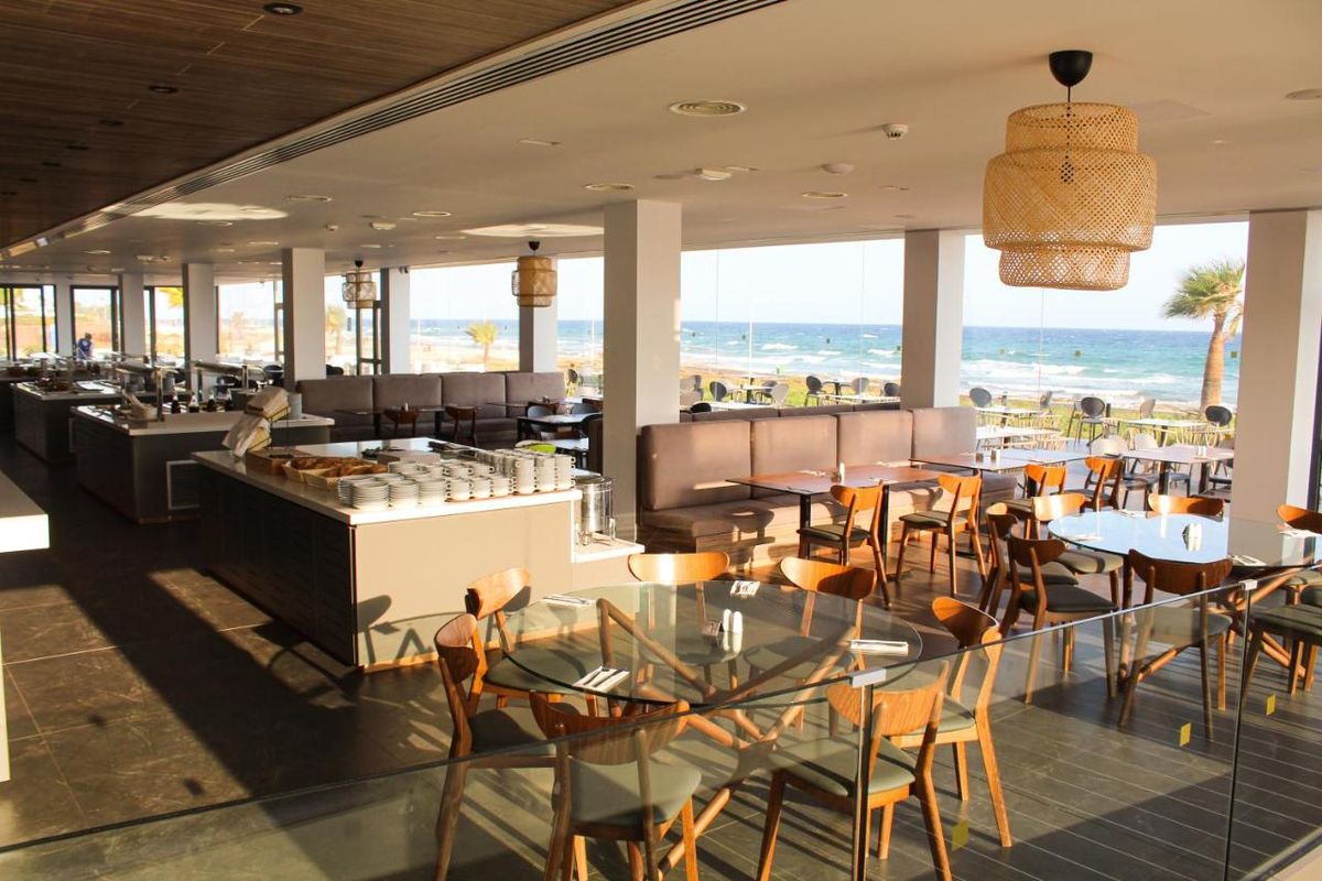 Pierre Anne Beach Hotel фото 8