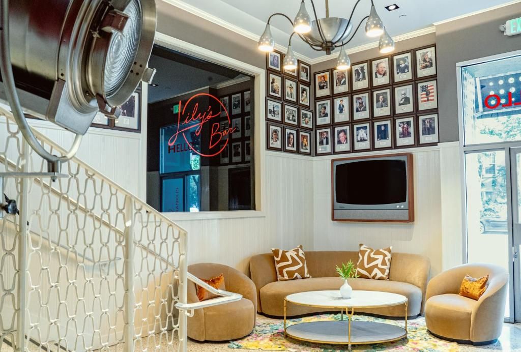 Best Western PLUS Hollywood Hills Hotel фото 43