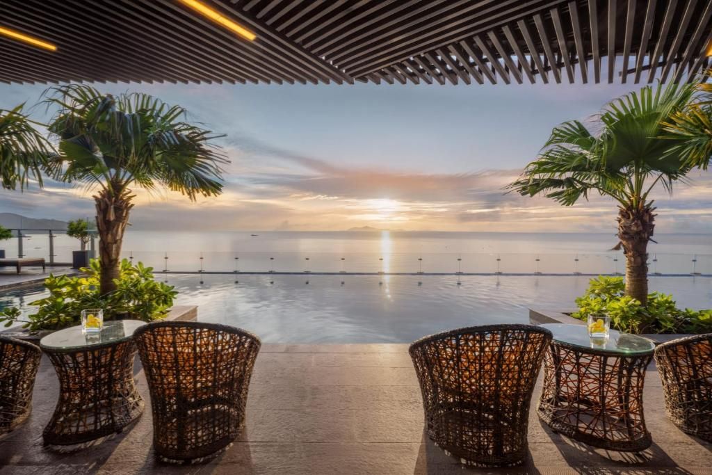 Peninsula Hotel Danang фото 63