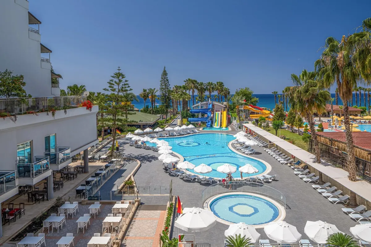 Holiday Park Resort фото 1
