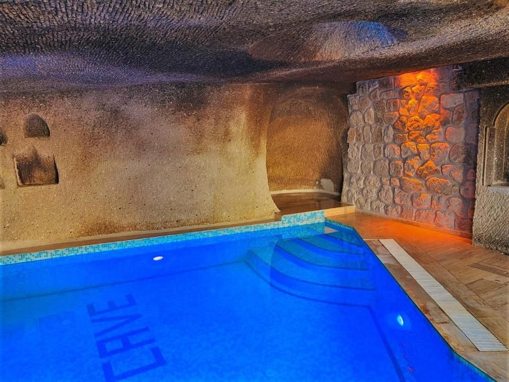 Empire Cave фото 19