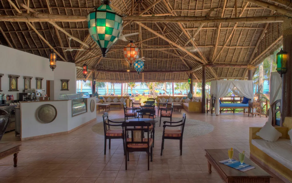 Bluebay Beach Resort & Spa фото 16