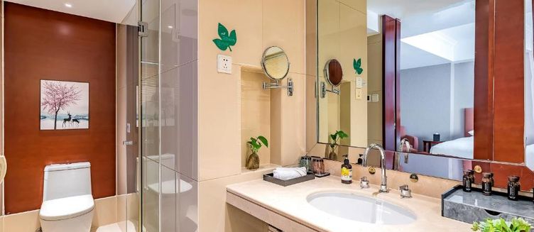 Фото отеля Feitian Hotel