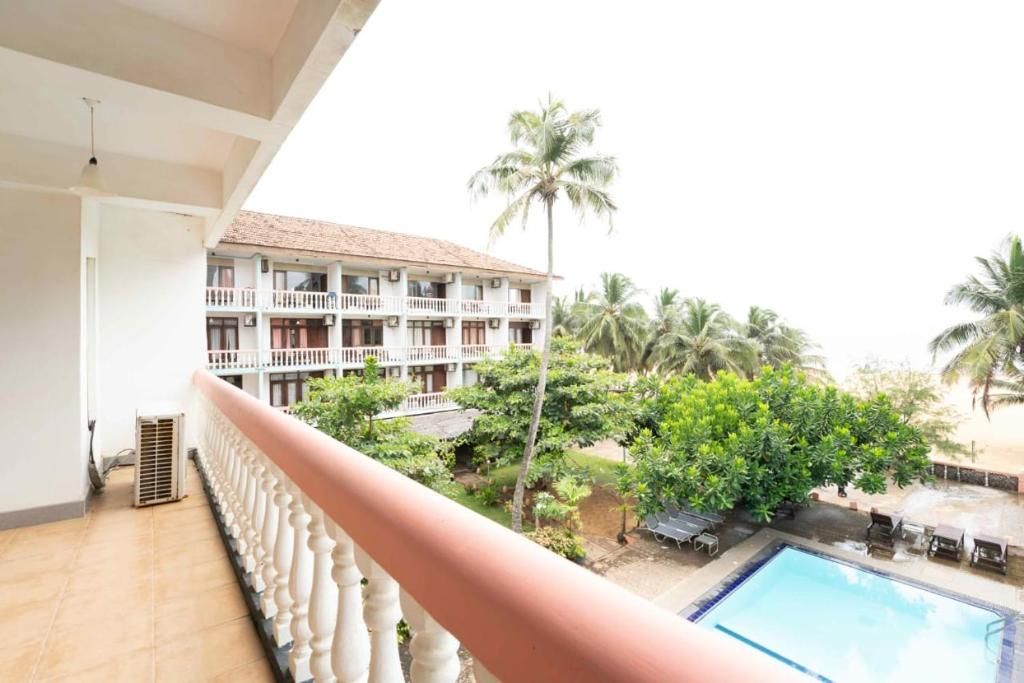 Topaz Beach Hotel фото 46