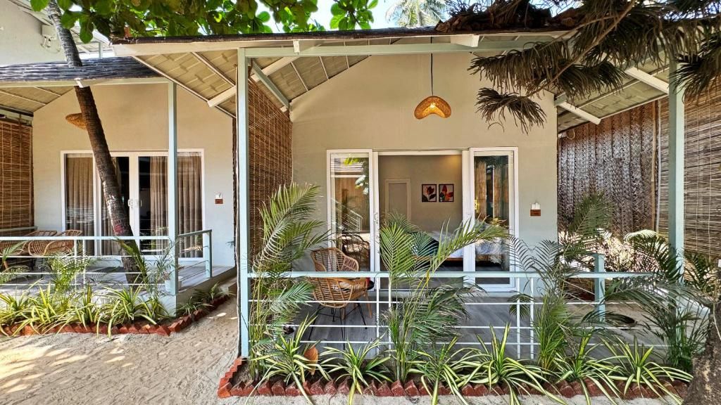Royal Touch Beach Huts фото 27