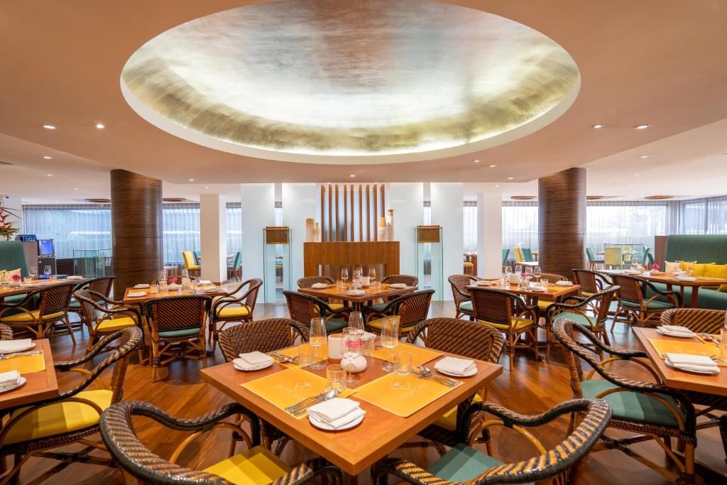 Boulevard Hotel Bangkok Sukhumvit фото 40