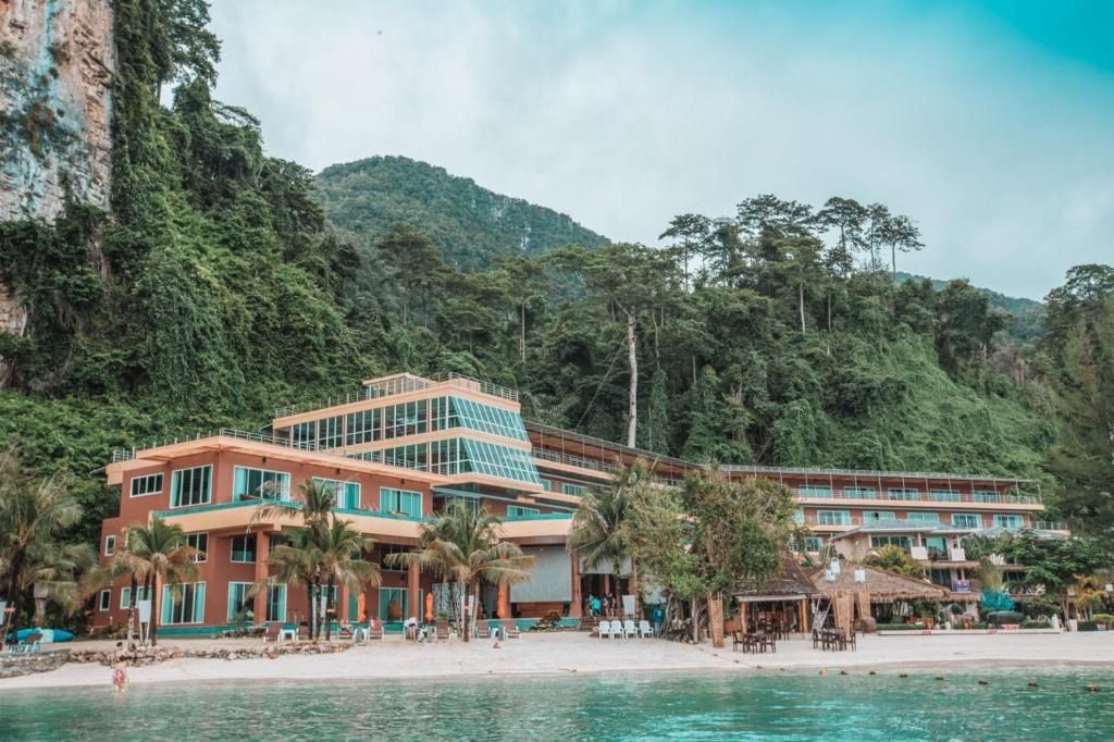 Phi Phi Cliff Beach Resort фото 11