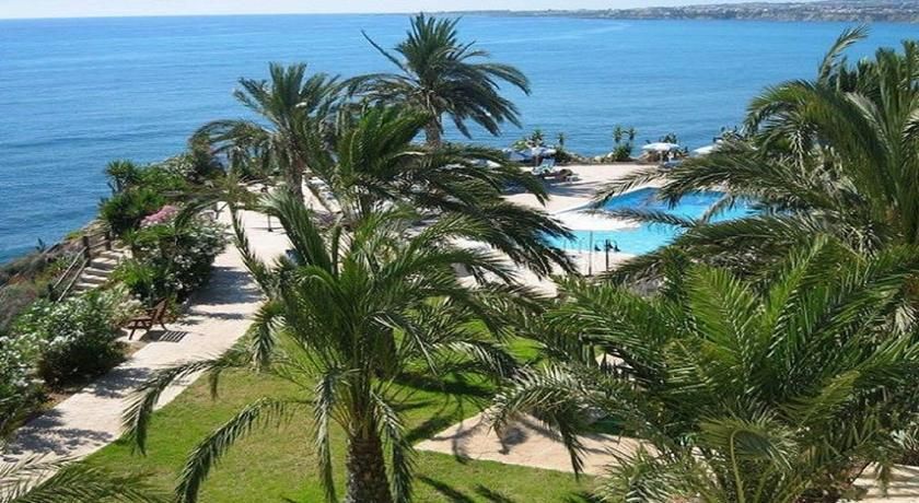 Vrachia Beach Hotel & Suites фото 37