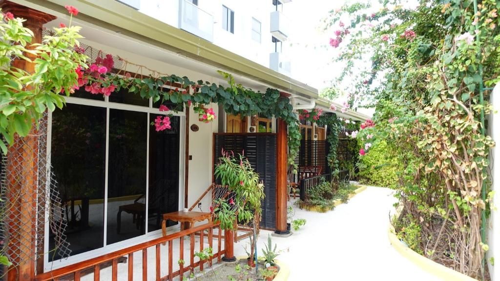 Guest House «Manta Dhangethi Guest House» фото 10