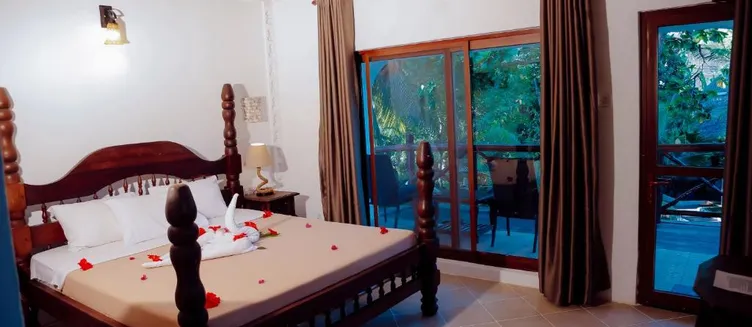 Фото отеля Langi Langi Beach Bungalows