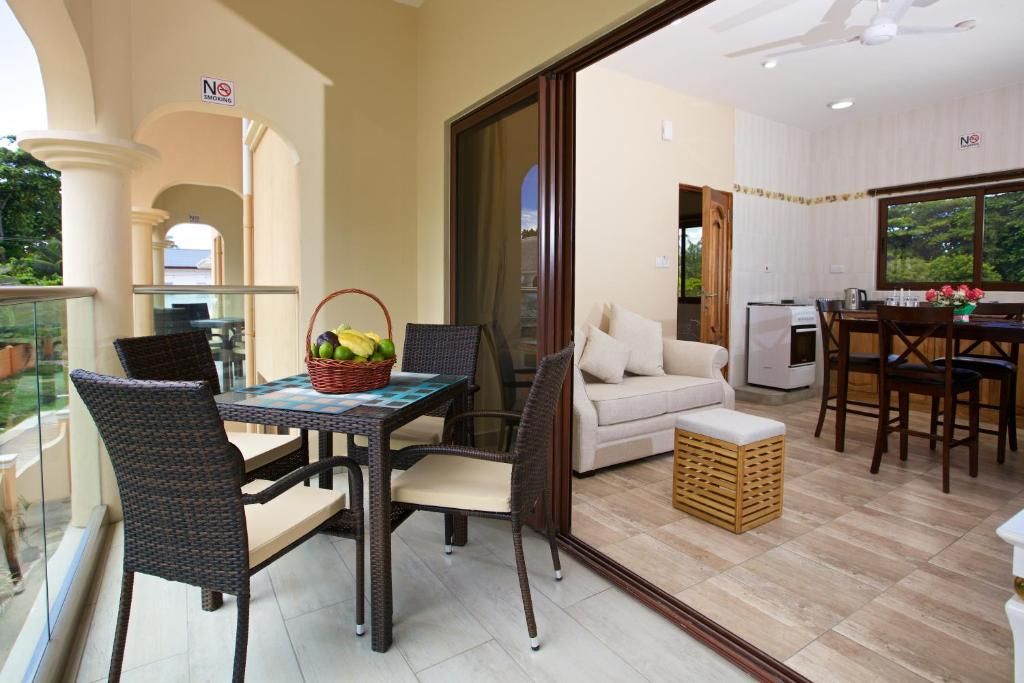 Stone Self Catering Apartment фото 25