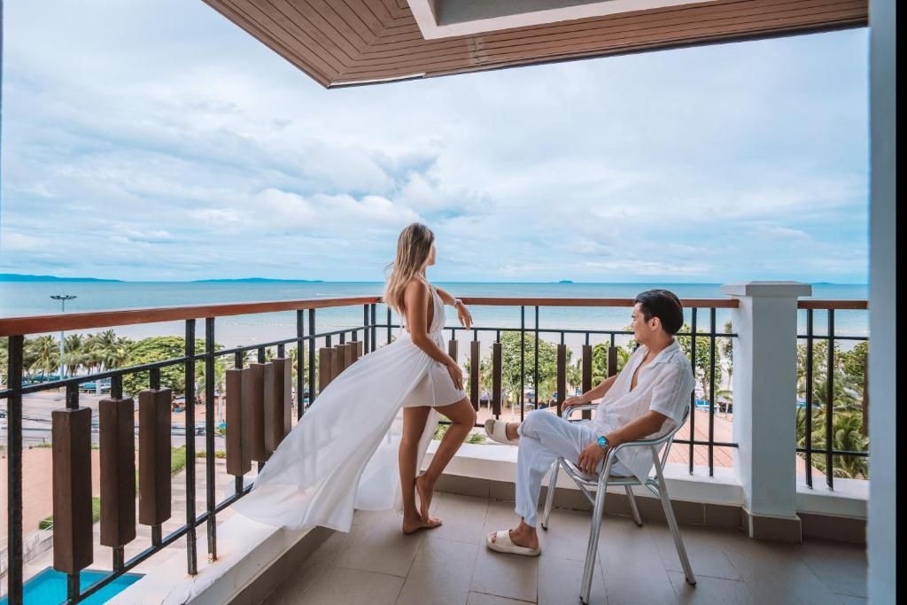 Welcome World Beachfront Resort фото 70