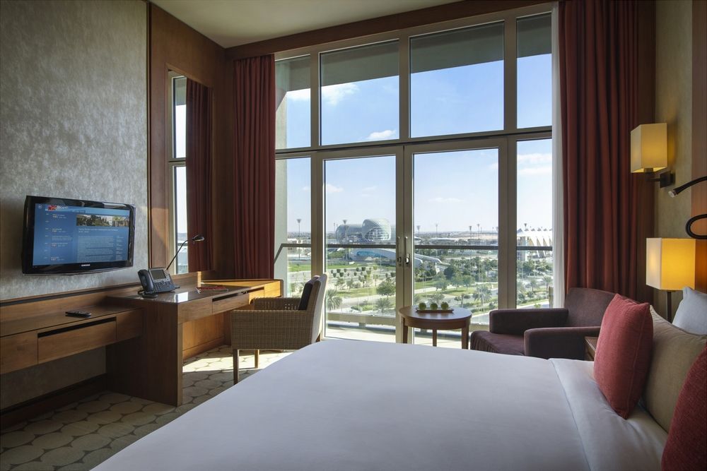 Yas Plaza Marina by IHG фото 37