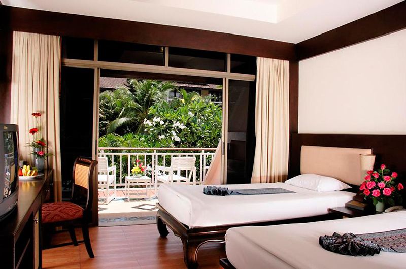 Thara Patong Beach Resort & Spa фото 46