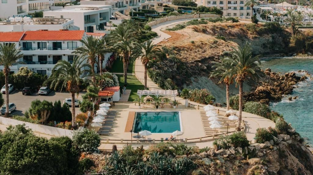 Vrachia Beach Hotel & Suites фото 31