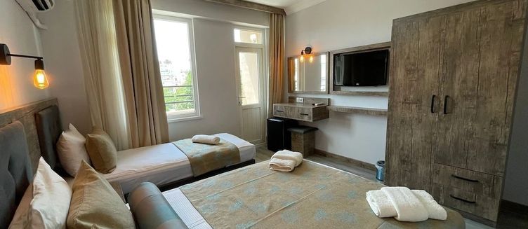 Фото отеля Seven City Hotel
