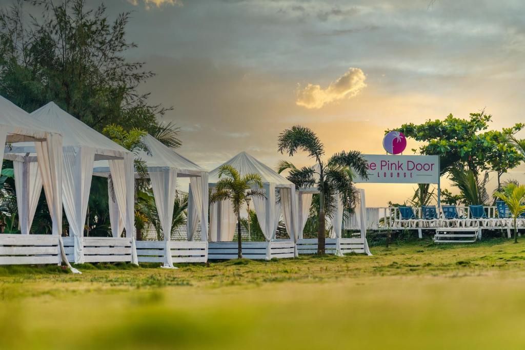 Foxoso La Beach Resort фото 33