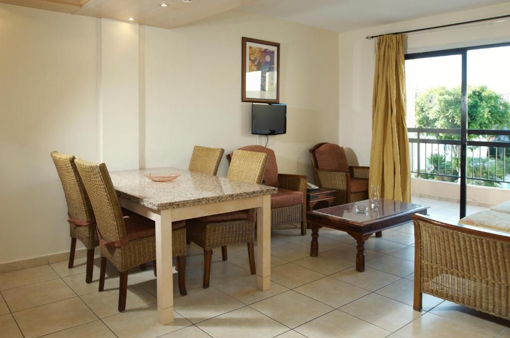 Senator Hotel Apartments - Adults Only фото 2