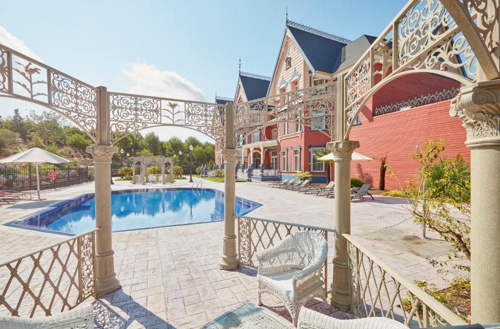 PortAventura Lucy's Mansion - Includes PortAventura Park Tickets фото 4