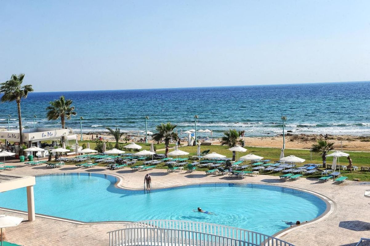 Pierre Anne Beach Hotel фото 7