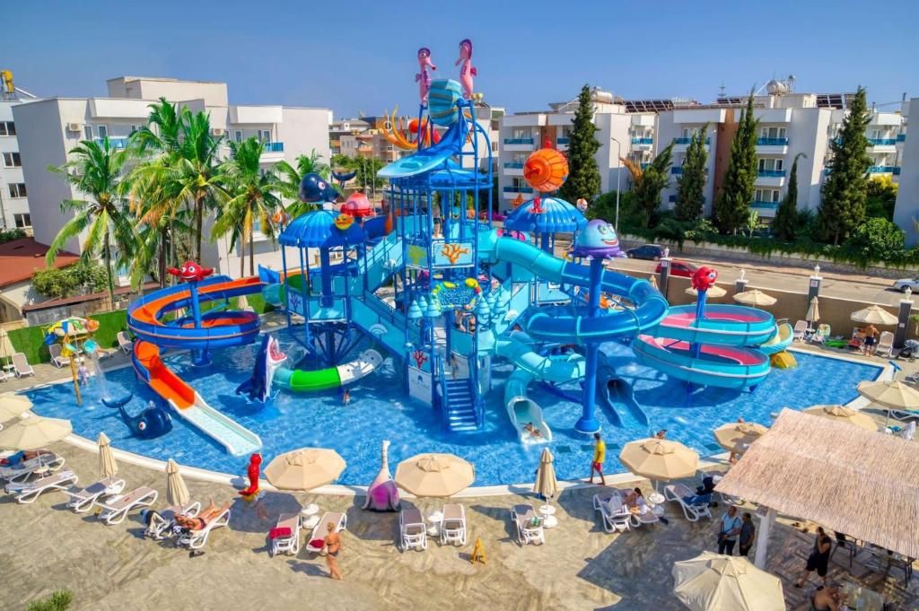 Blue Wave Suite Hotel фото 39