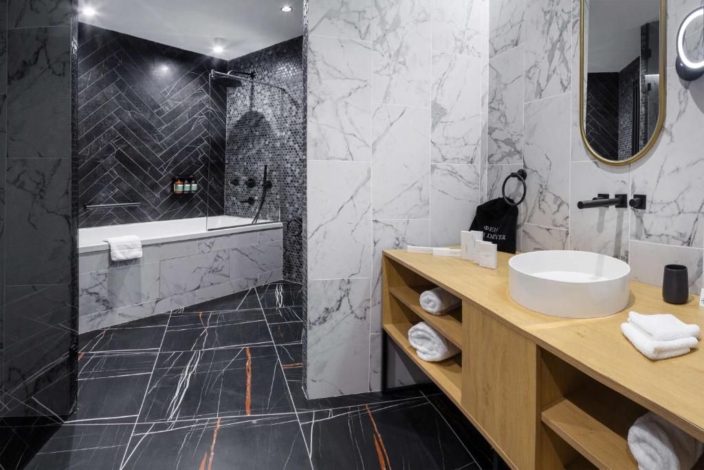 The Basilian Minsk, Curio Collection By Hilton фото 38