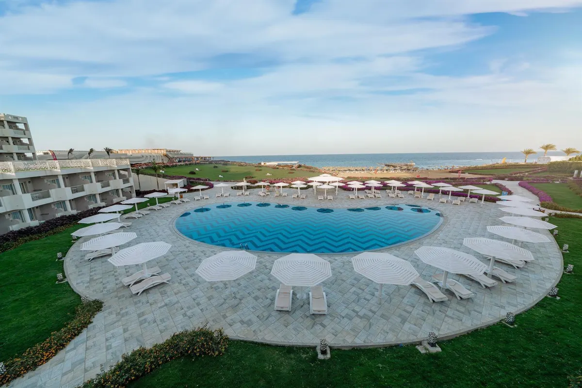 Sirena Beach Resort & Spa фото 8