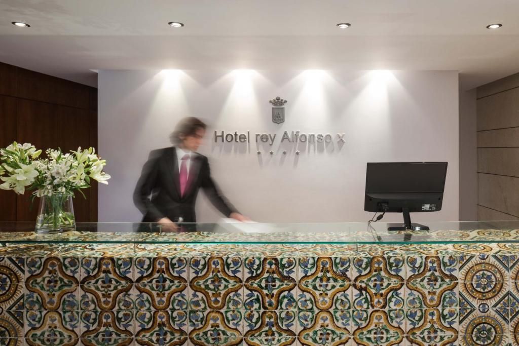 Hotel Rey Alfonso X фото 3