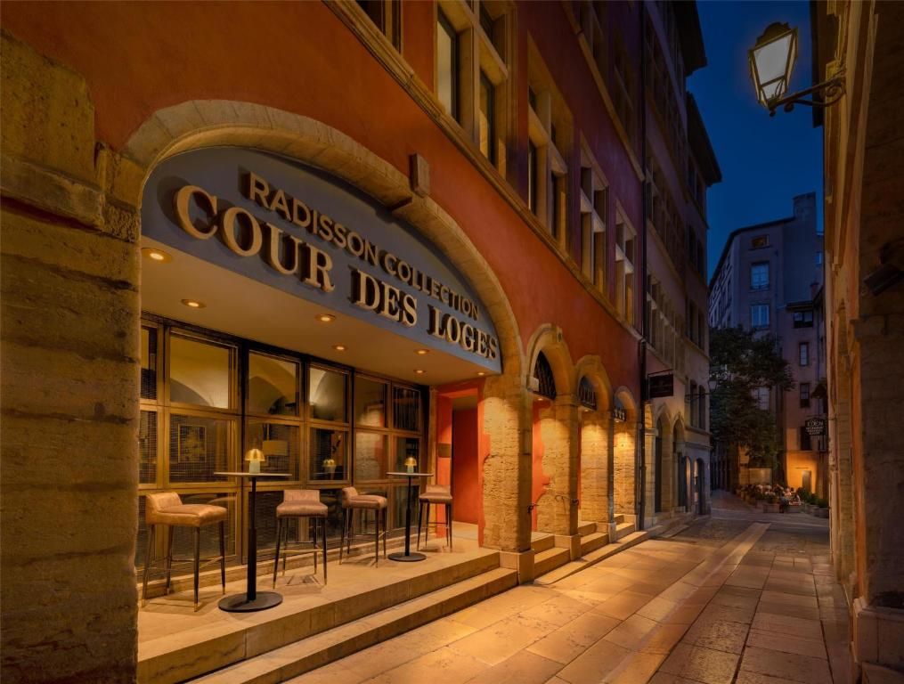 Hotel Cour Des Loges фото 32