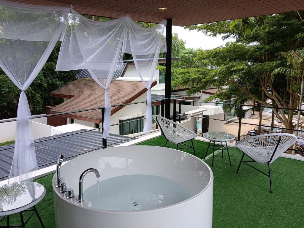 Andaman Seafront Villa Phuket фото 41