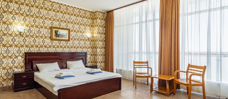 Фото отеля Christie Hotel