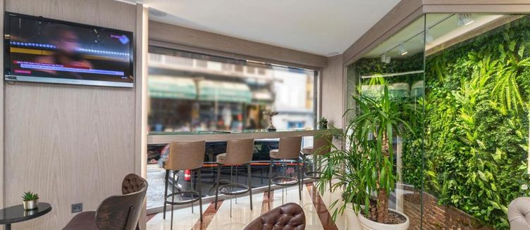 Фото отеля Aprilis Hotel