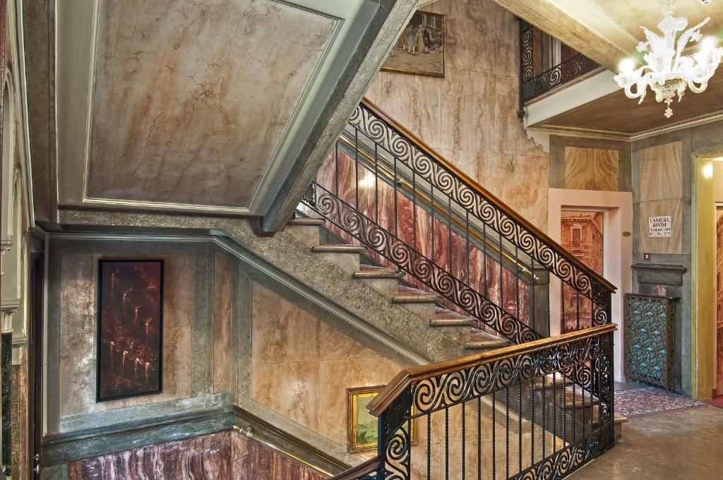 Hotel La Fenice et Des Artistes фото 38