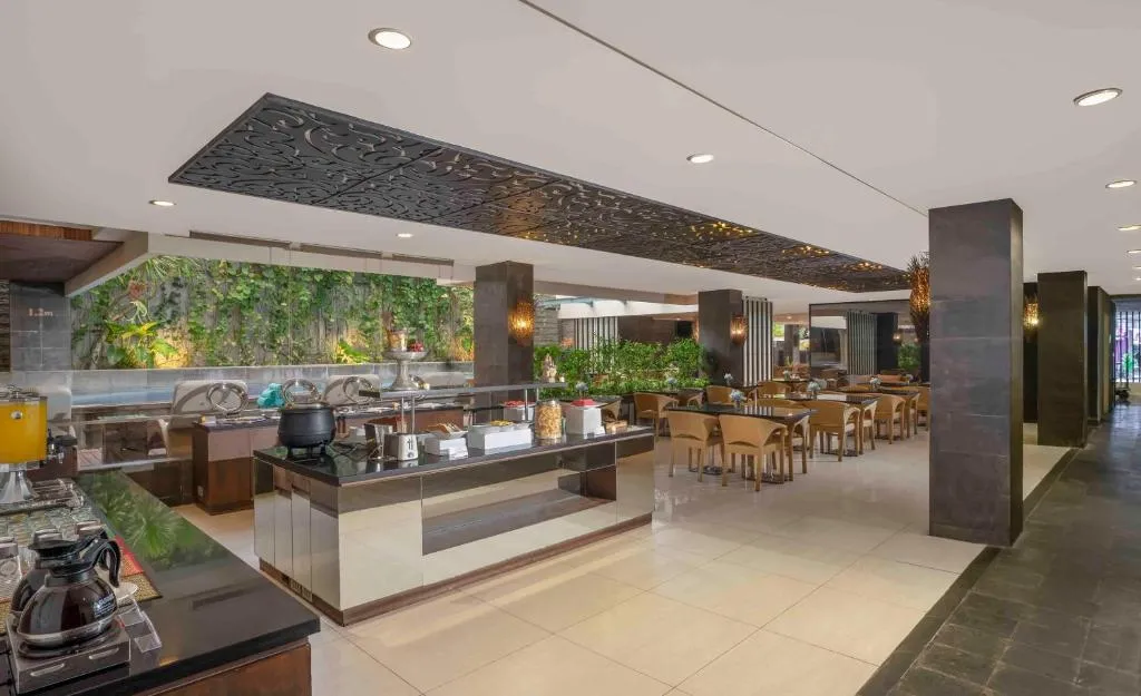Solaris Hotel Kuta фото 32