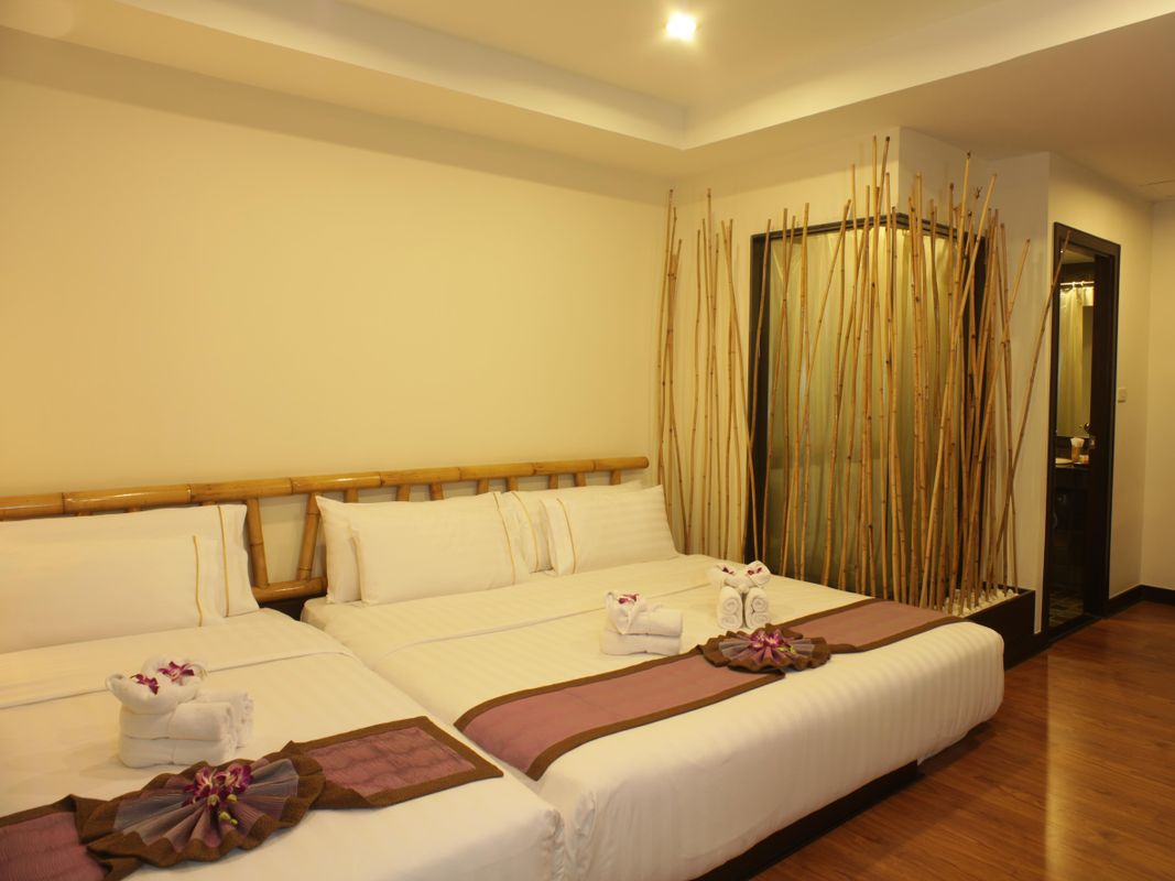 Bamboo House Phuket Hotel фото 4