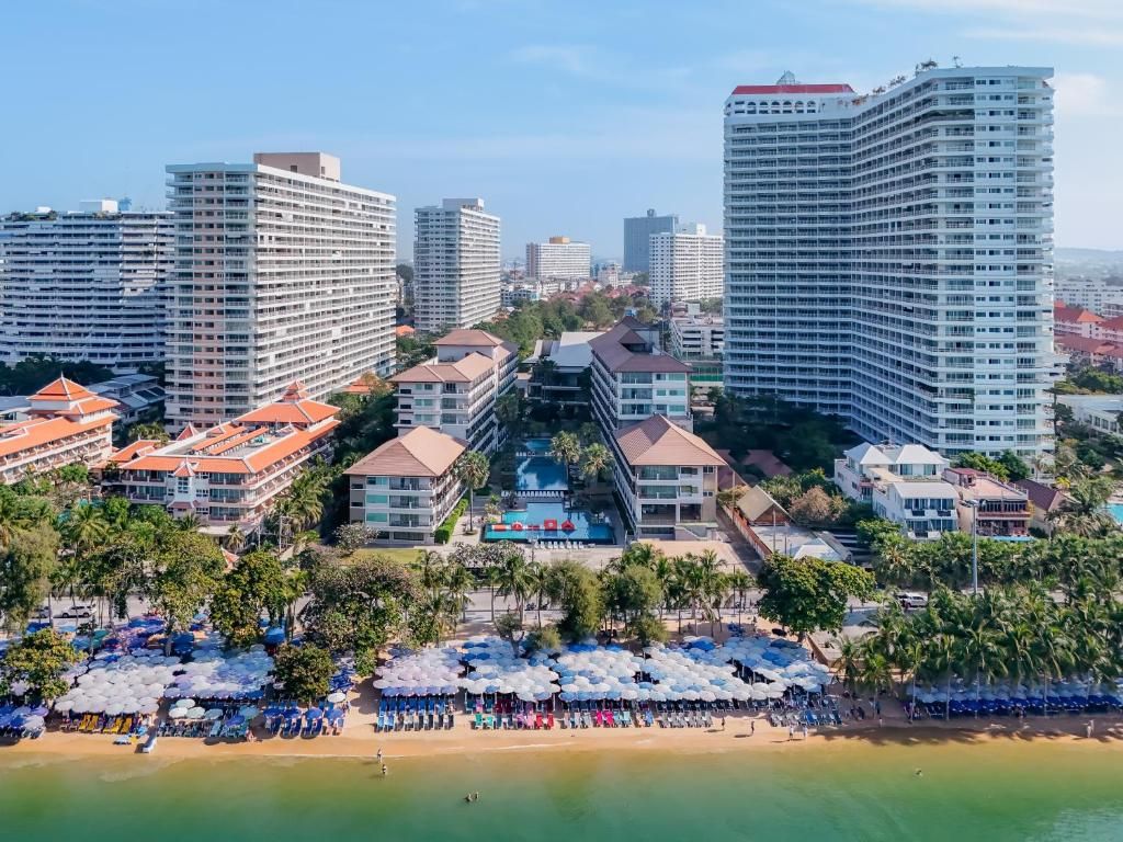 Welcome World Beachfront Resort фото 69