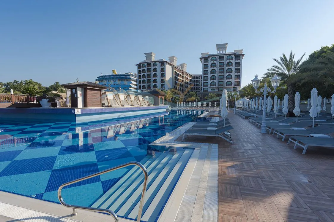 Quattro Beach Spa & Resort фото 1