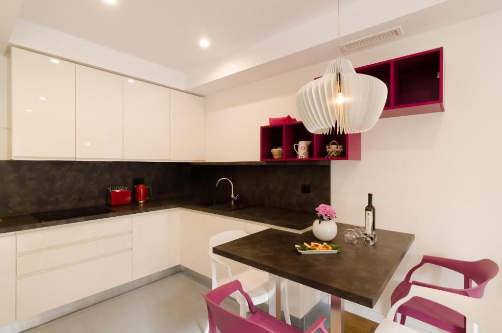Antonio's Luxury Suites фото 29