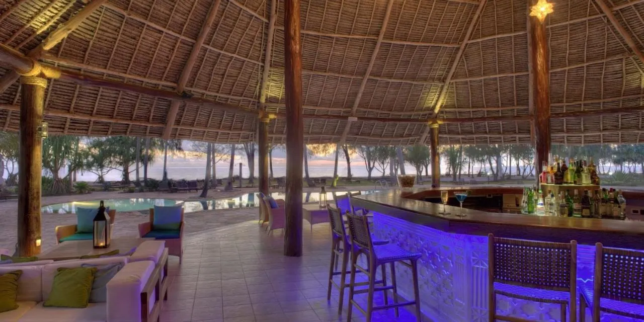 Bluebay Beach Resort & Spa фото 43