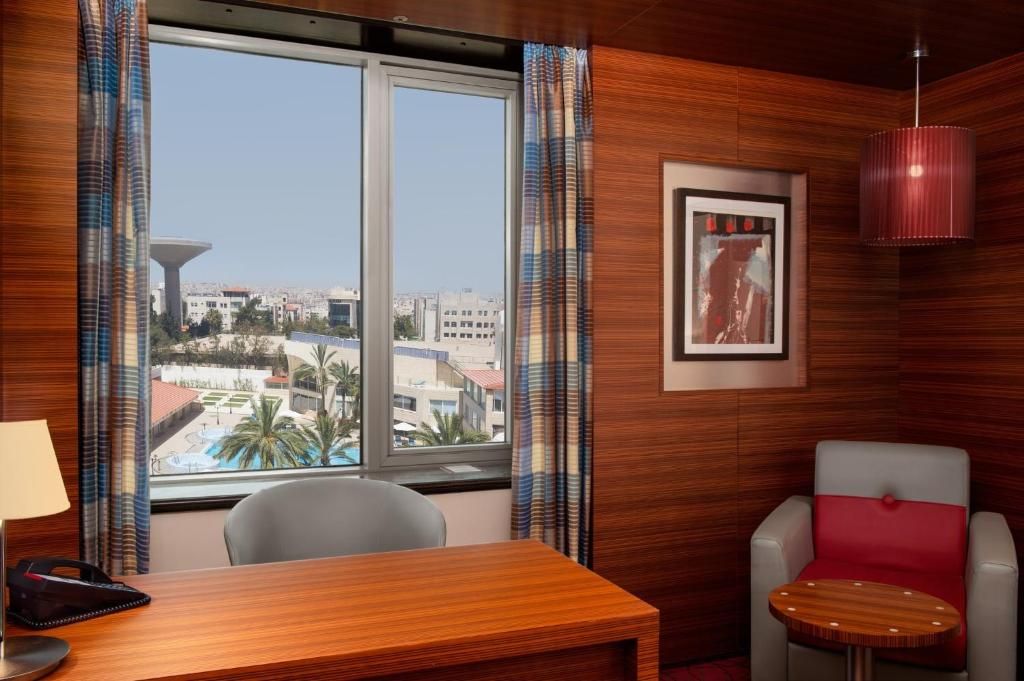 Crowne Plaza Amman фото 19