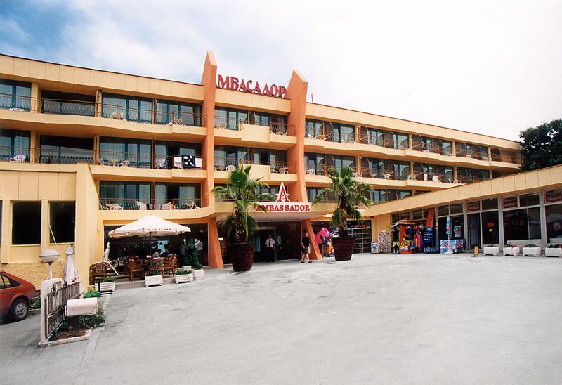 Hotel Ambassador - Free Parking фото 2