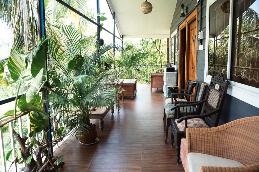 Nasya's Beach Side Cottages фото 32