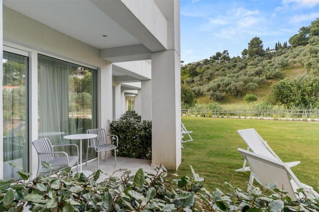 Plaza Hotel Skiathos фото 11