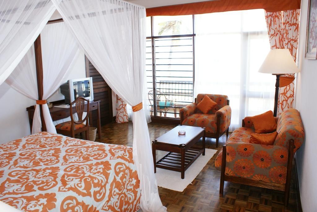 Travellers Beach Hotel and Club фото 38