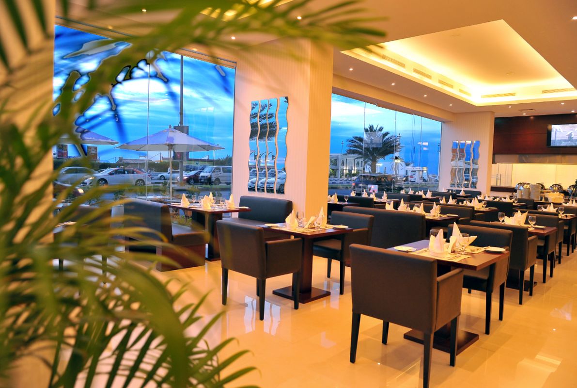 Ramada by Wyndham Beach Hotel Ajman фото 8