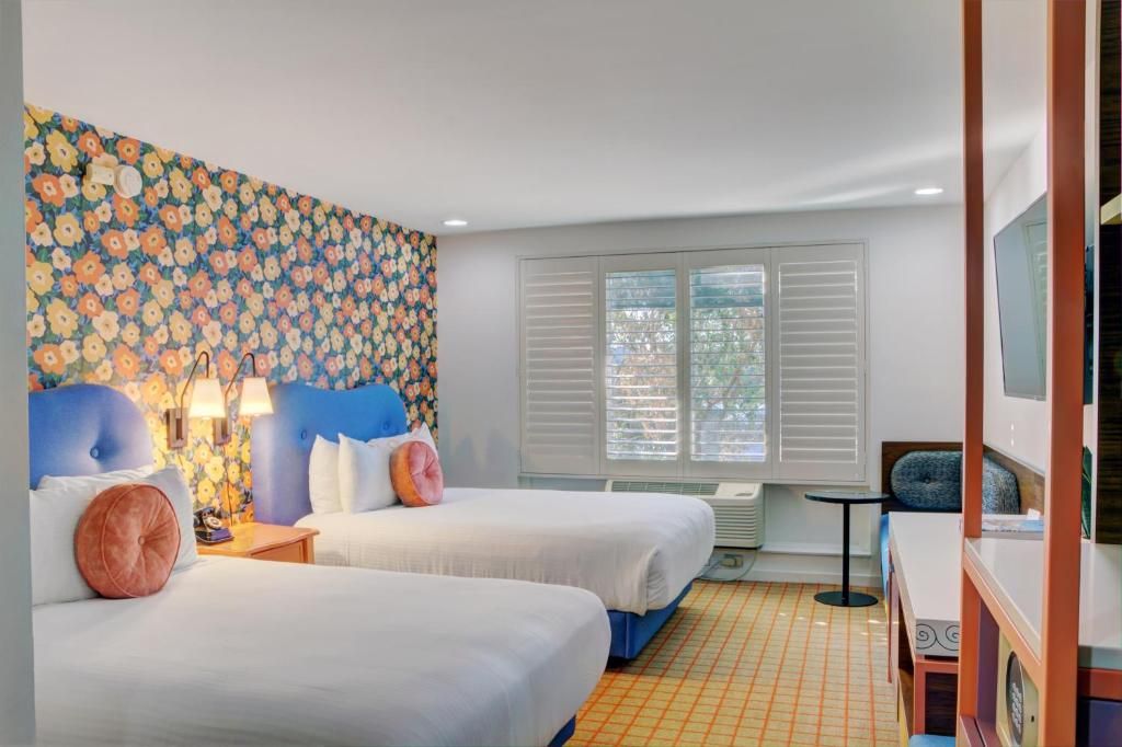 Best Western PLUS Hollywood Hills Hotel фото 38